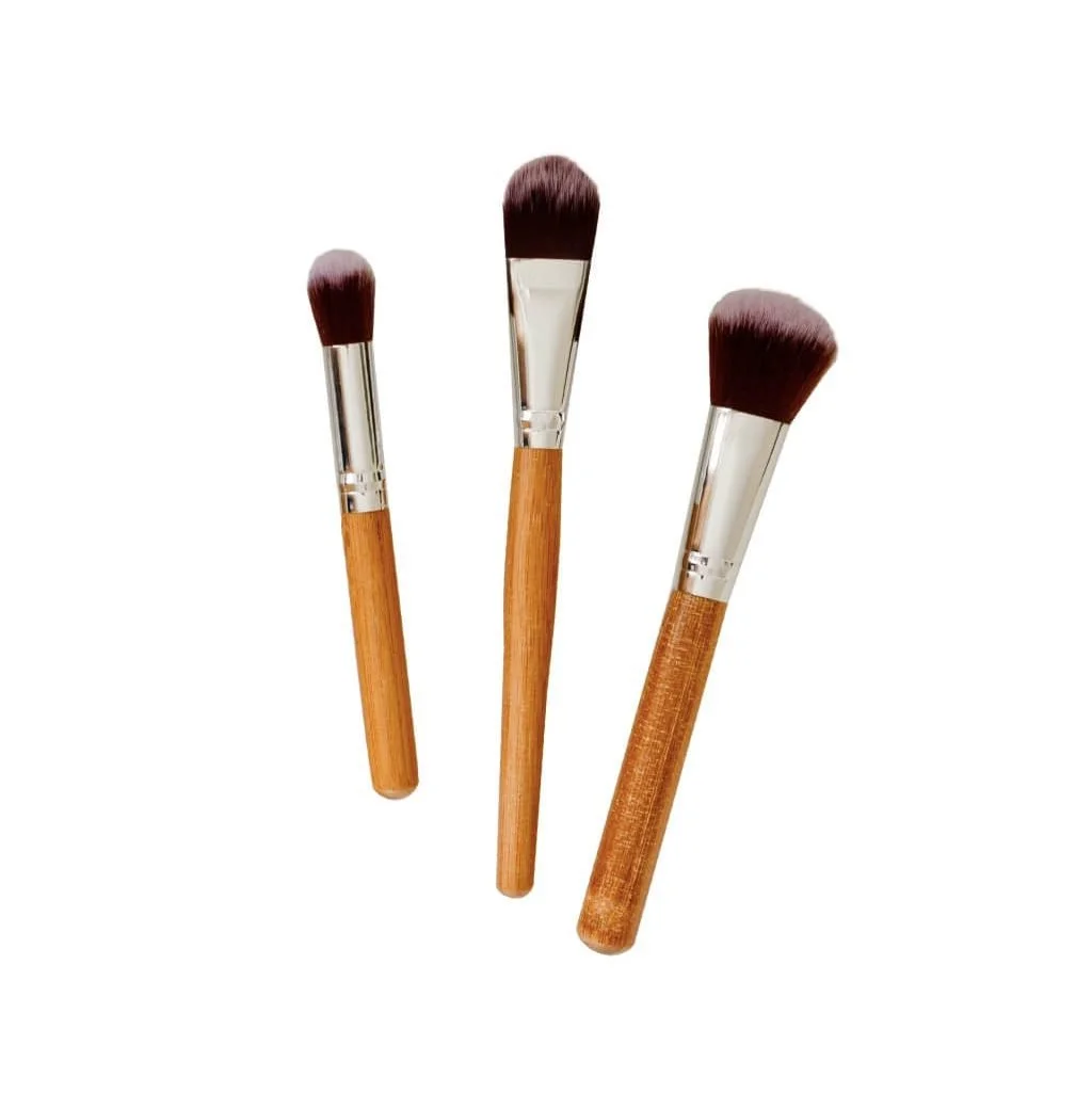 Poppy Sloane Makeup Brush close up fan 3